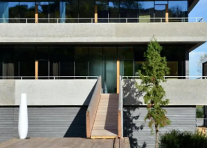 De L'ecluse Superior