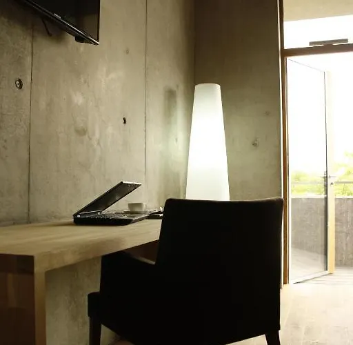 فندق De L'ecluse Superior 3*