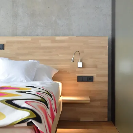 מלון De L'ecluse Superior 3*