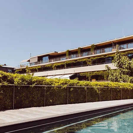 De L'ecluse Superior מלון